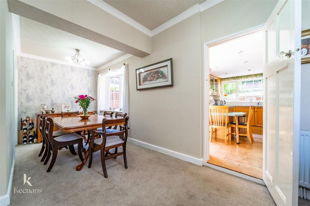 Property photo 3 of 33