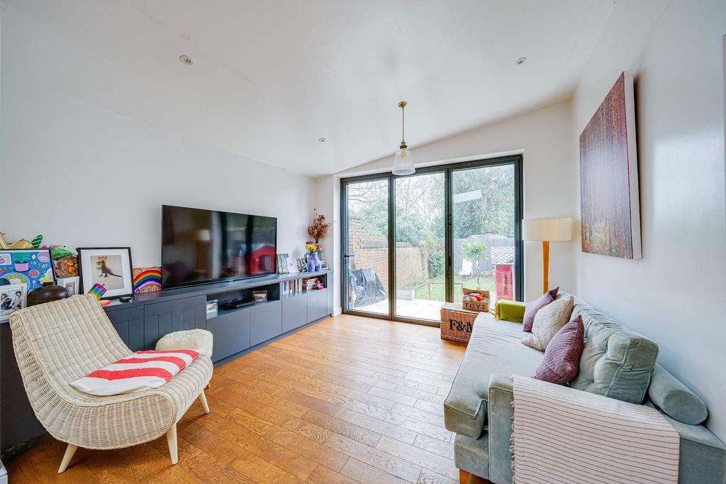 Property photo 2 of 12