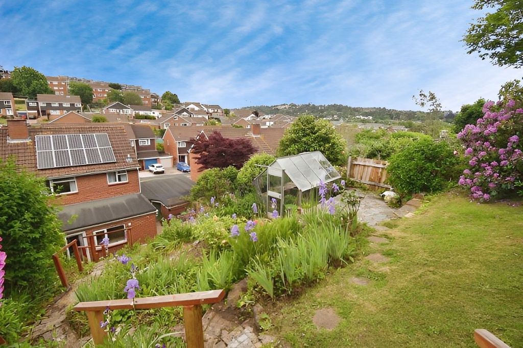Property photo 2 of 12