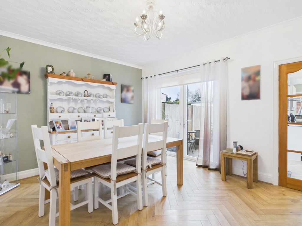 Property photo 3 of 12 4789947