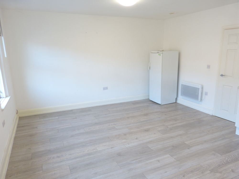 Property photo 3 of 6 Gallery