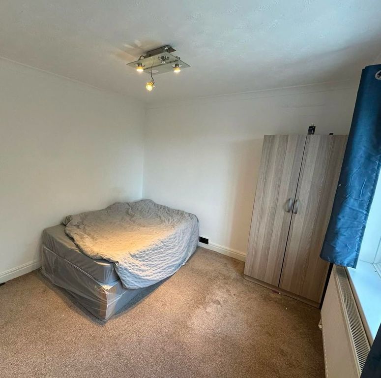 Property photo 2 of 3