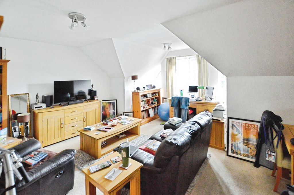 Property photo 2 of 6