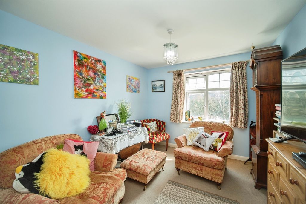Property photo 2 of 18