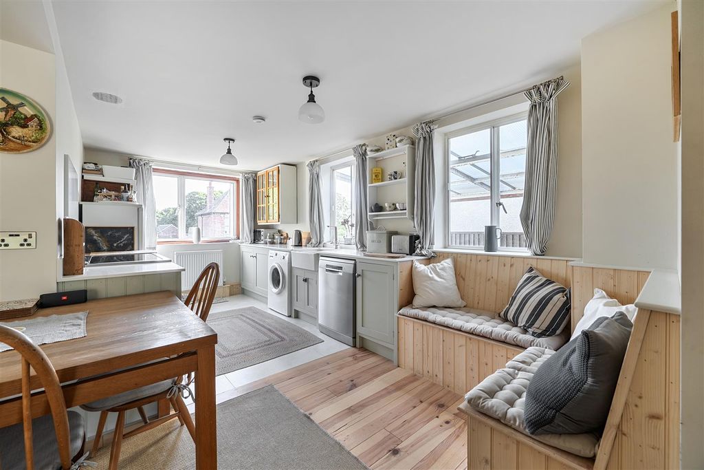 Property photo 3 of 15 Kitchen Diner