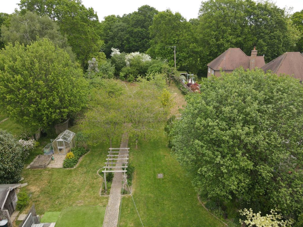 Property photo 2 of 21