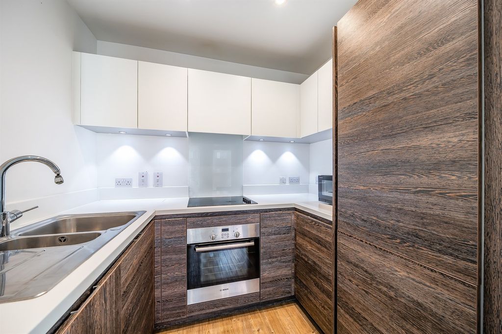 Property photo 2 of 8 Kitchen