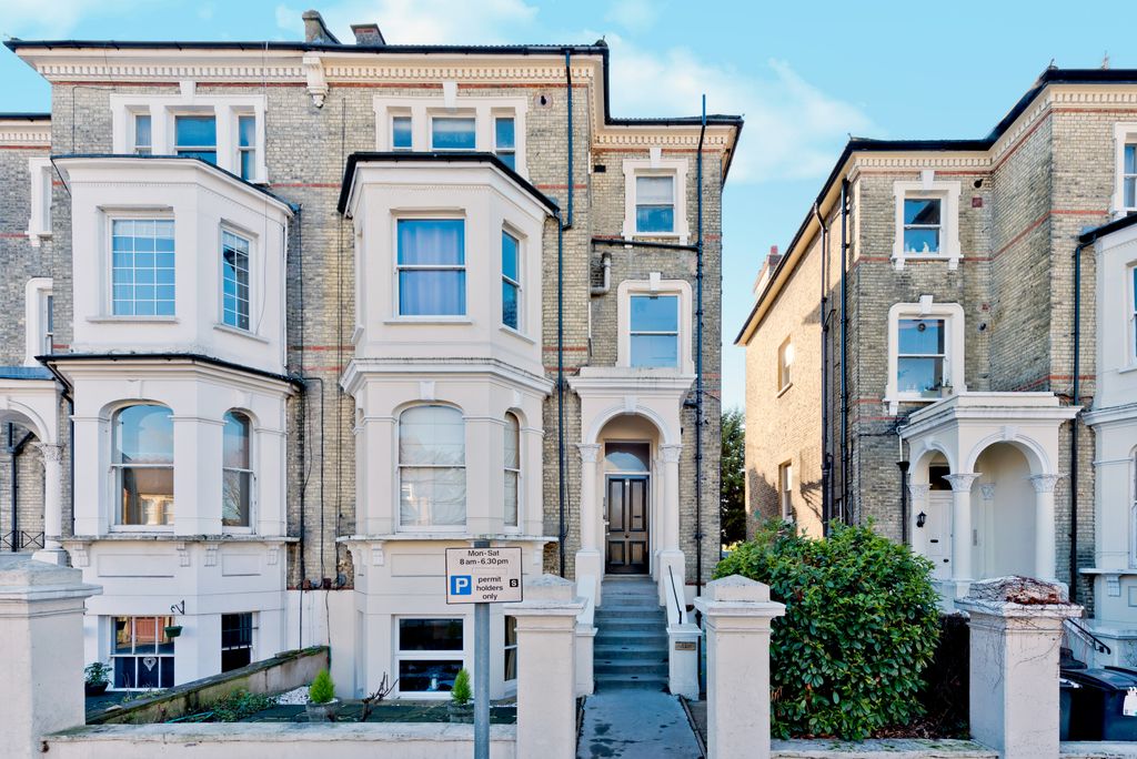 Property photo 1 of 6 41Cstjamesrd.Ext.Jpg