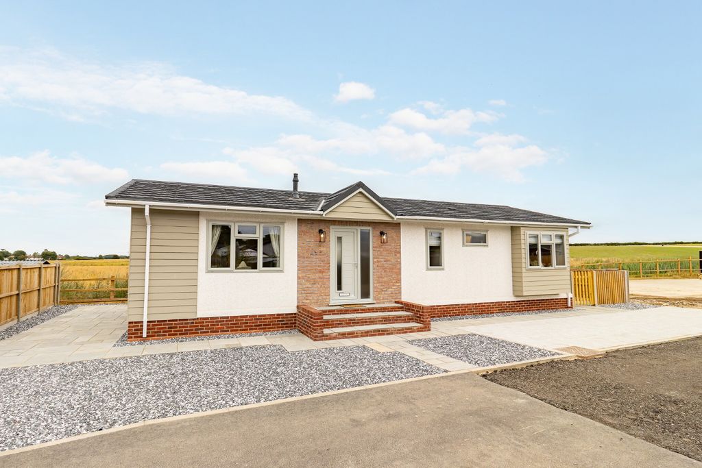 Property photo 1 of 37 5343240