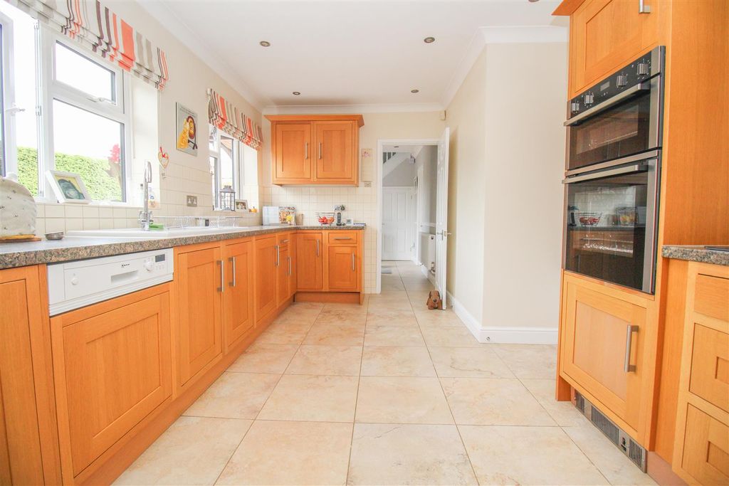 Additional image 8 of 5 bed detached house for saleCommonside Road, Harlow CM18