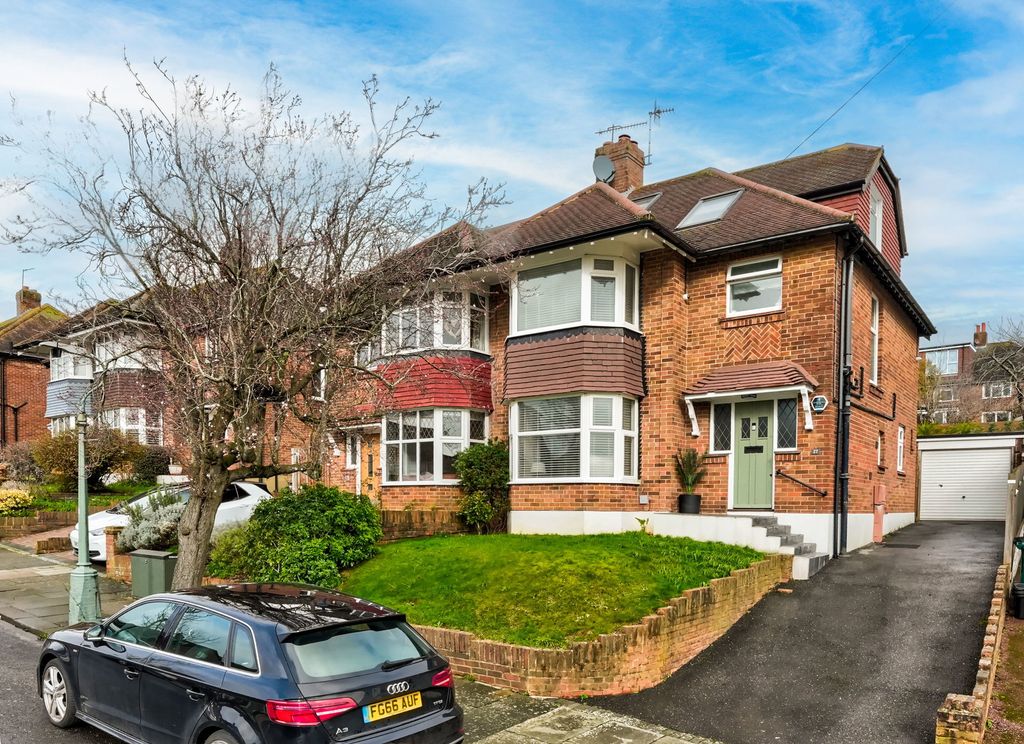 Property photo 1 of 27