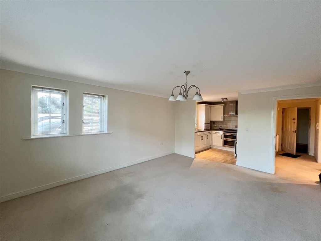 Property photo 3 of 9 08008756-86Ba-4125-9304-Be9C6F2Dd983.Jpeg