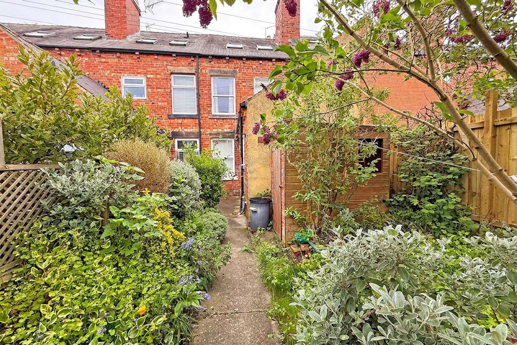 Property photo 2 of 11