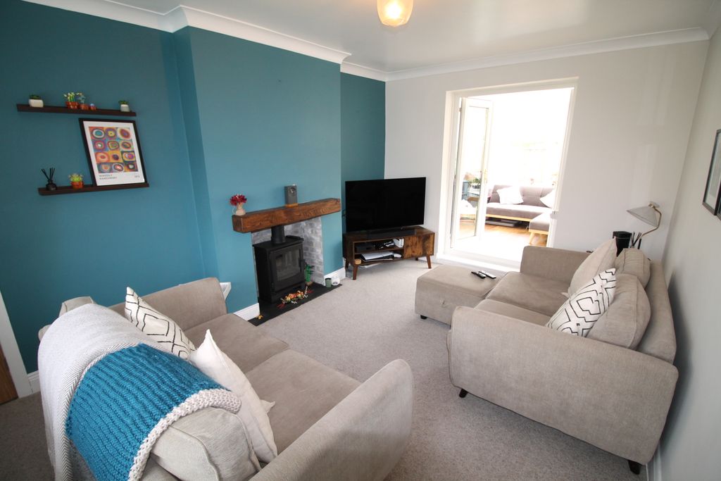 Property photo 2 of 15 Img_1081