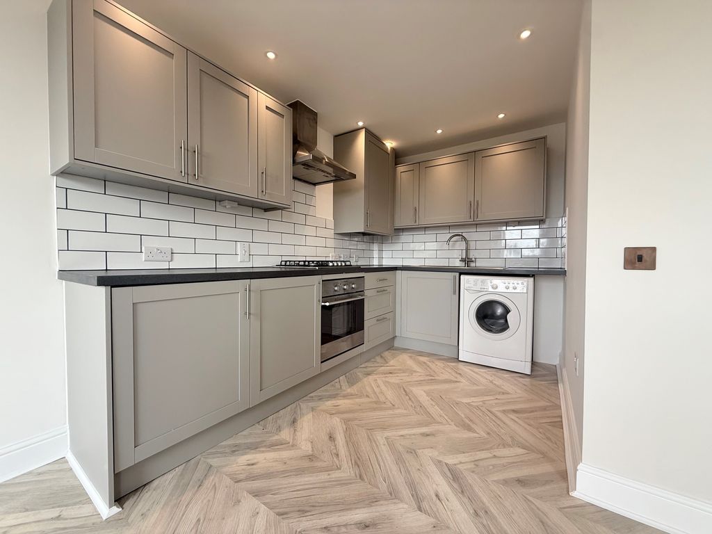 Property photo 1 of 6 Kitchen