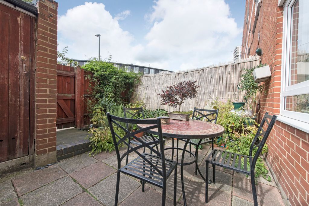 Property photo 2 of 12 3