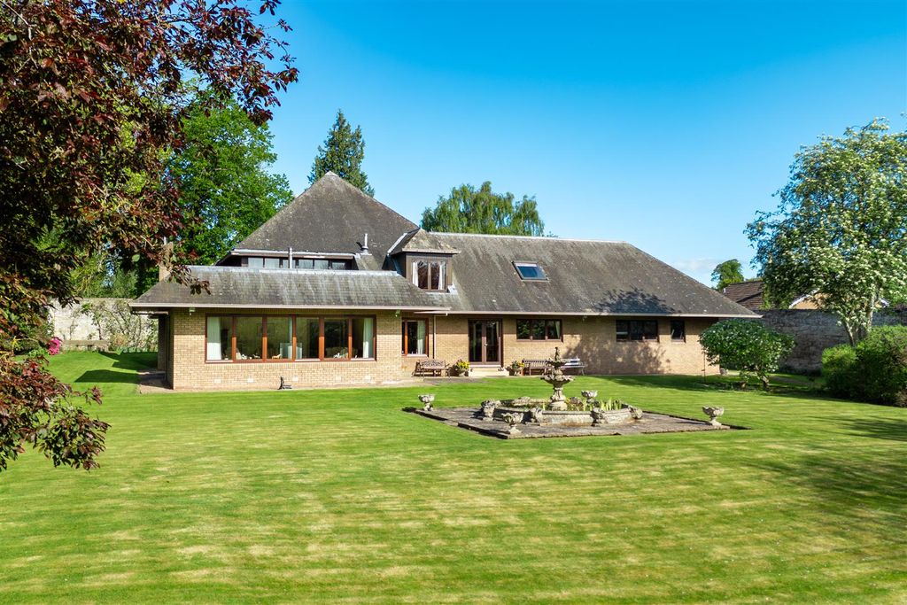 Property photo 2 of 27 Tweedsyde_House-01.Jpg