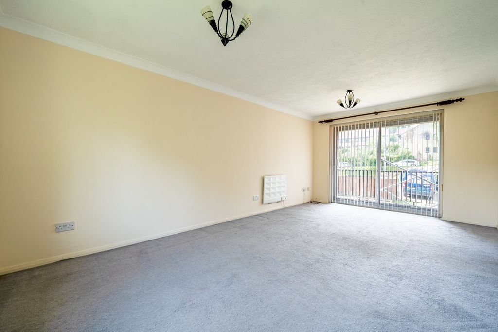 Property photo 2 of 8 Living/Dining Room