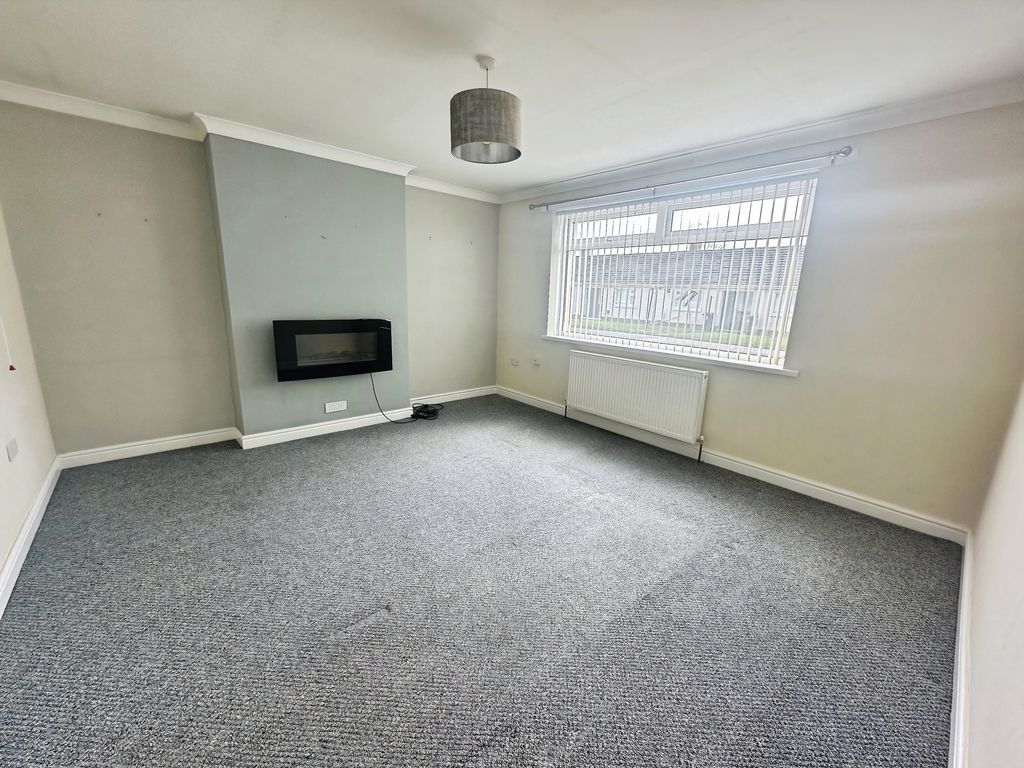 Property photo 3 of 9 Photo 7