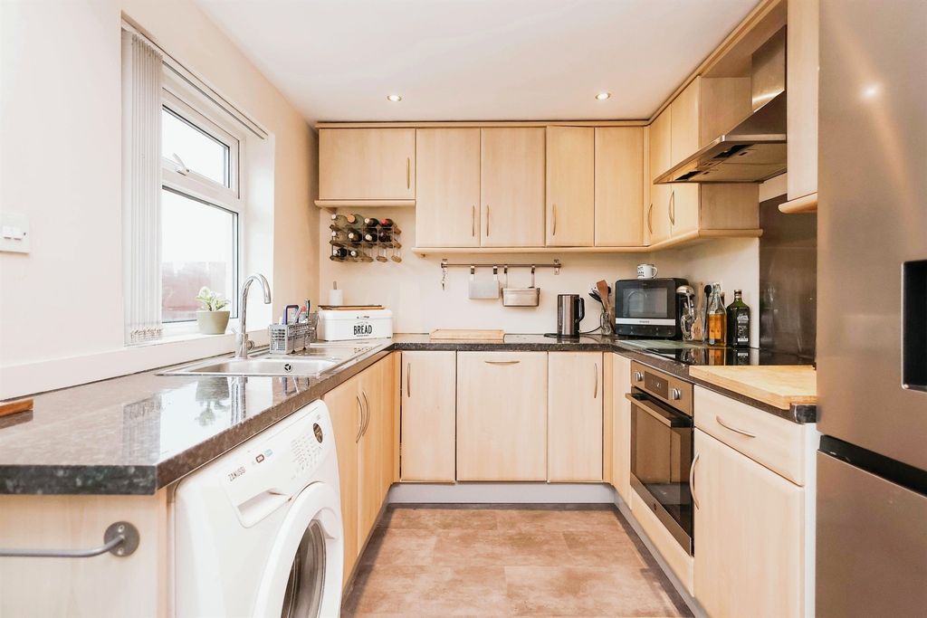 Property photo 2 of 14