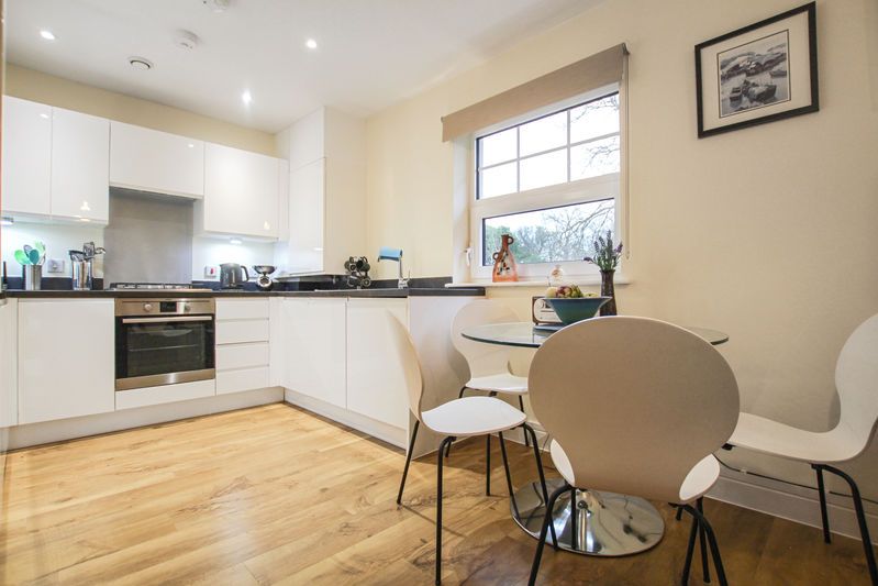 Property photo 3 of 13 Photo 6