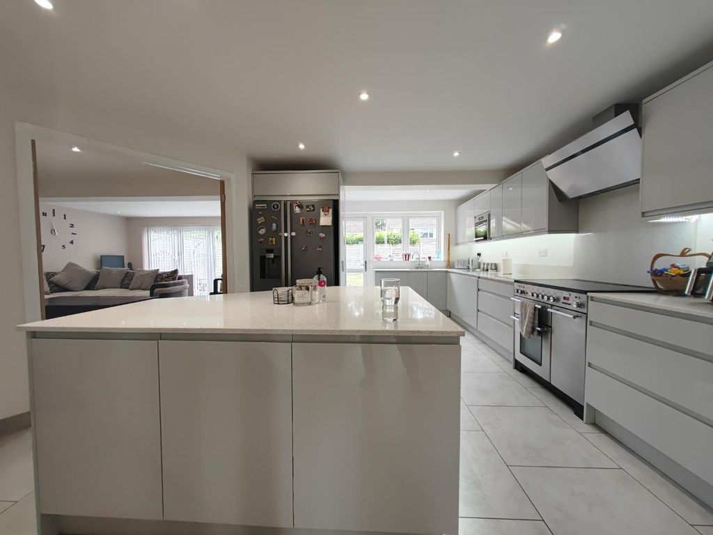 Property photo 3 of 17 1000002145.Jpg