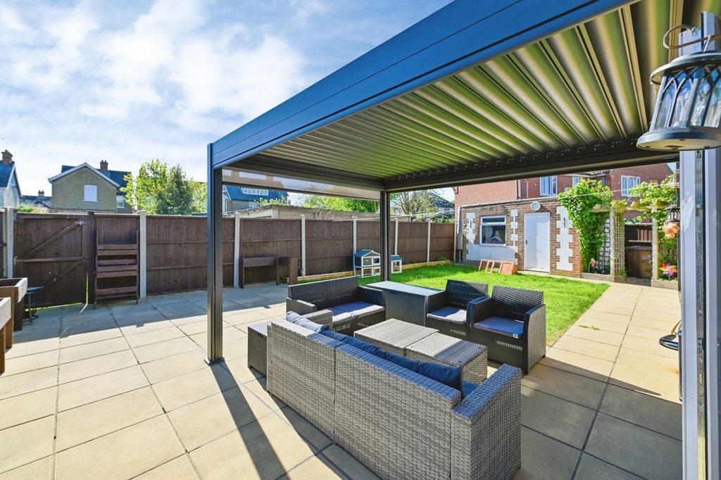 Property photo 1 of 30 Pbox-Img.Jpg