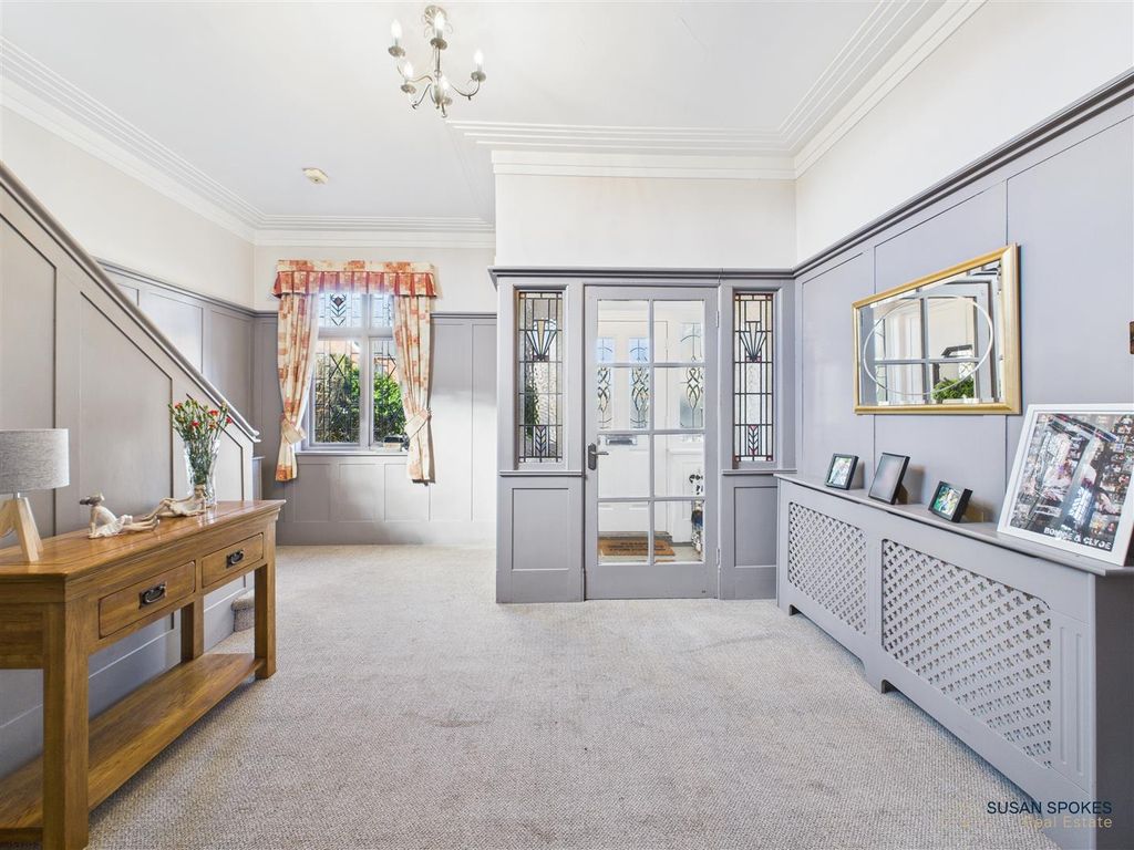 Property photo 3 of 33 Cam01858G0-Pr0108-Still020.Jpg