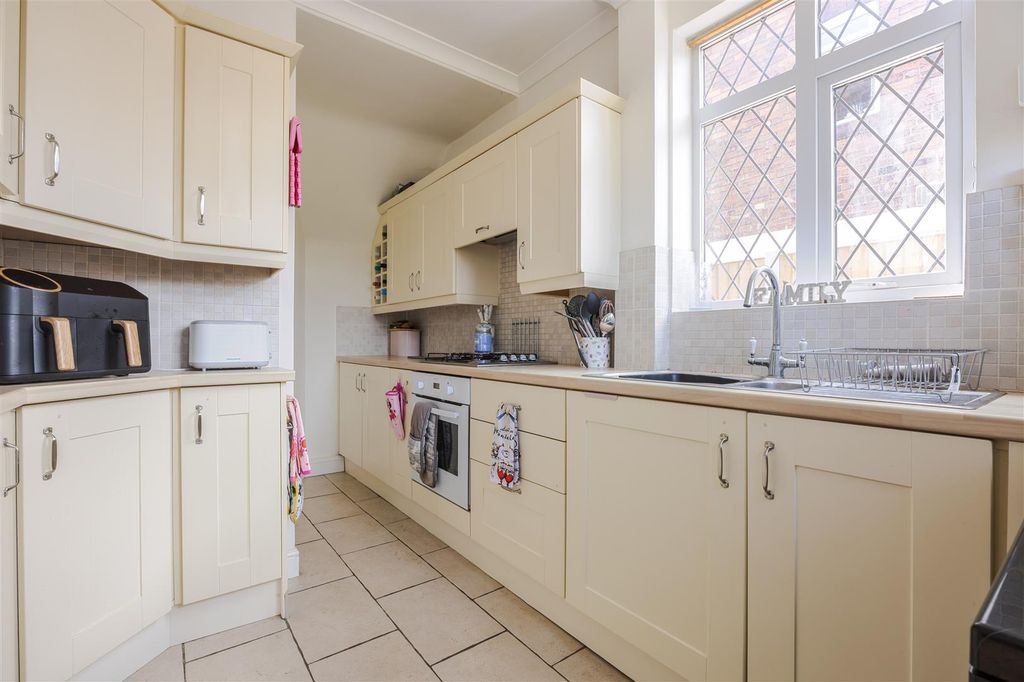 Property photo 2 of 15 Kitchen
