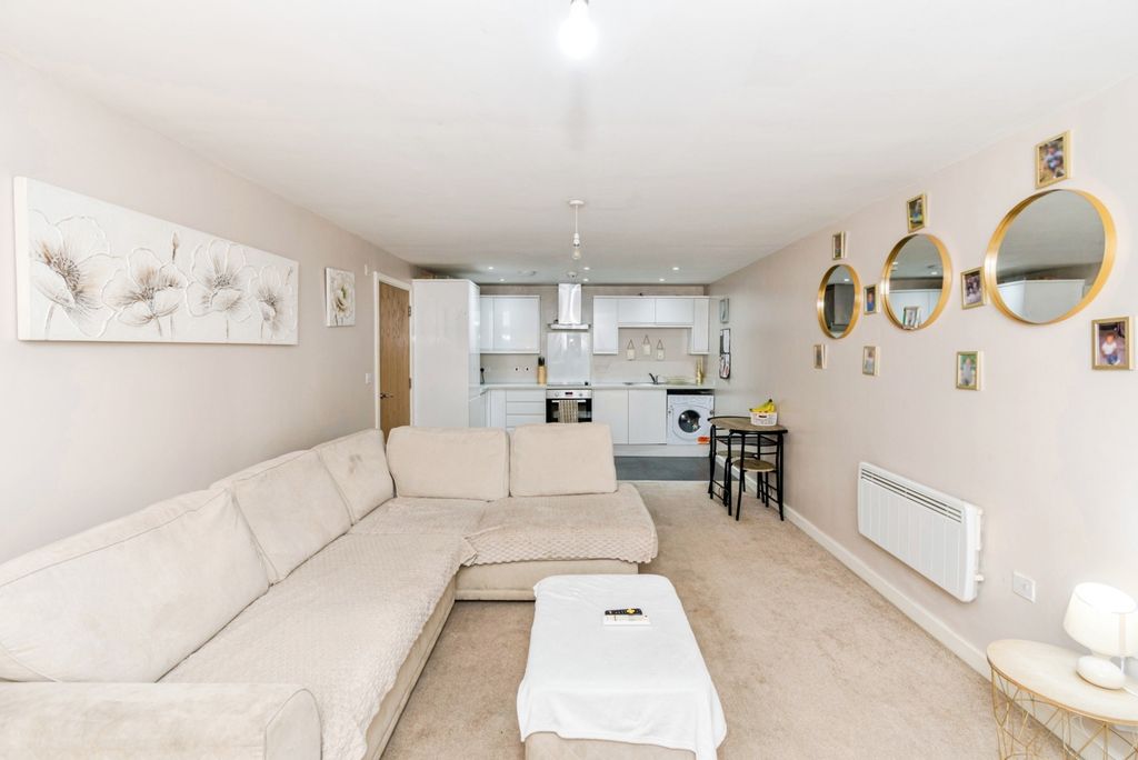 Property photo 2 of 18 Pbox-Img.Jpg