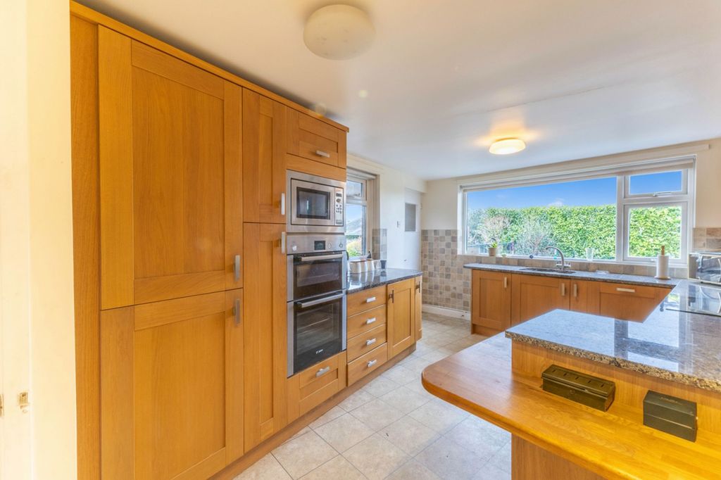 Property photo 1 of 29