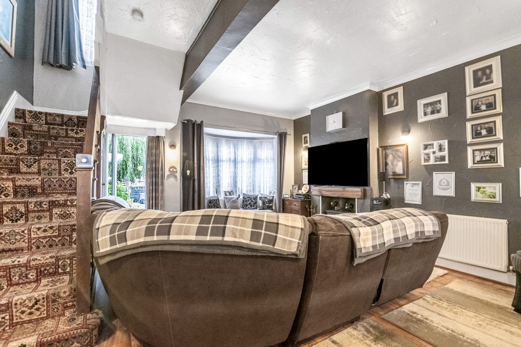 Property photo 3 of 20