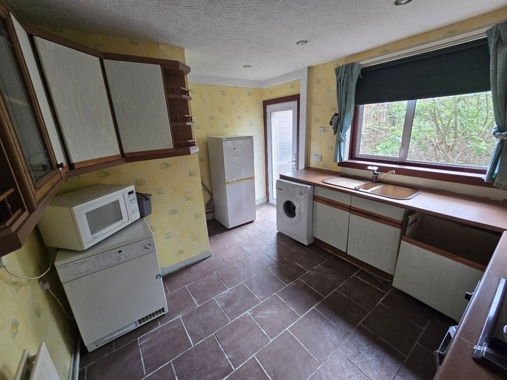Property photo 2 of 9 2
