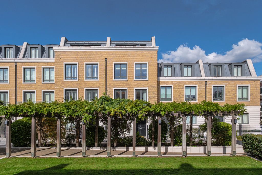 Property photo 3 of 42