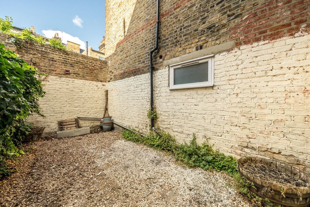 Property photo 3 of 4