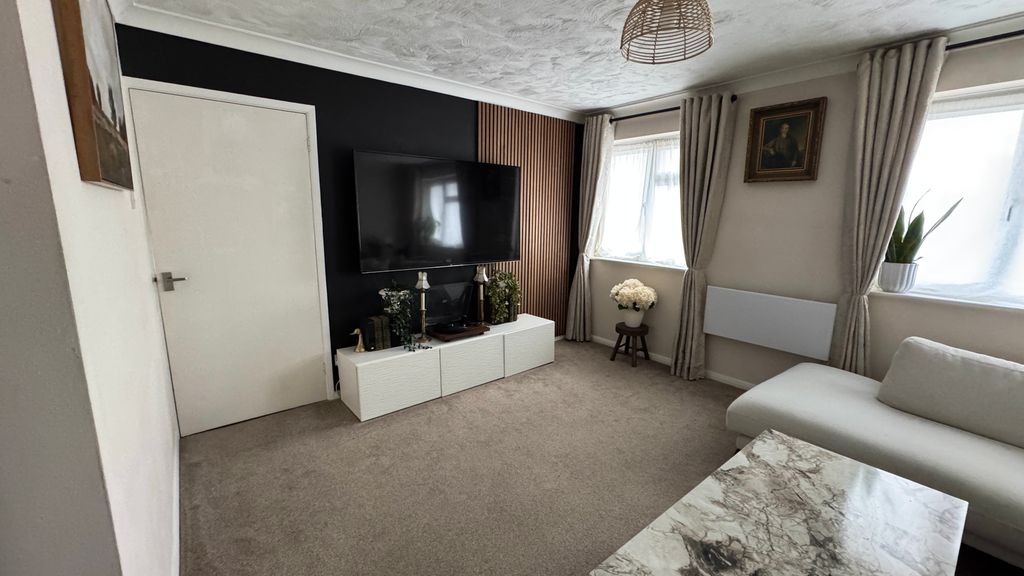 Property photo 3 of 17 Img_6021