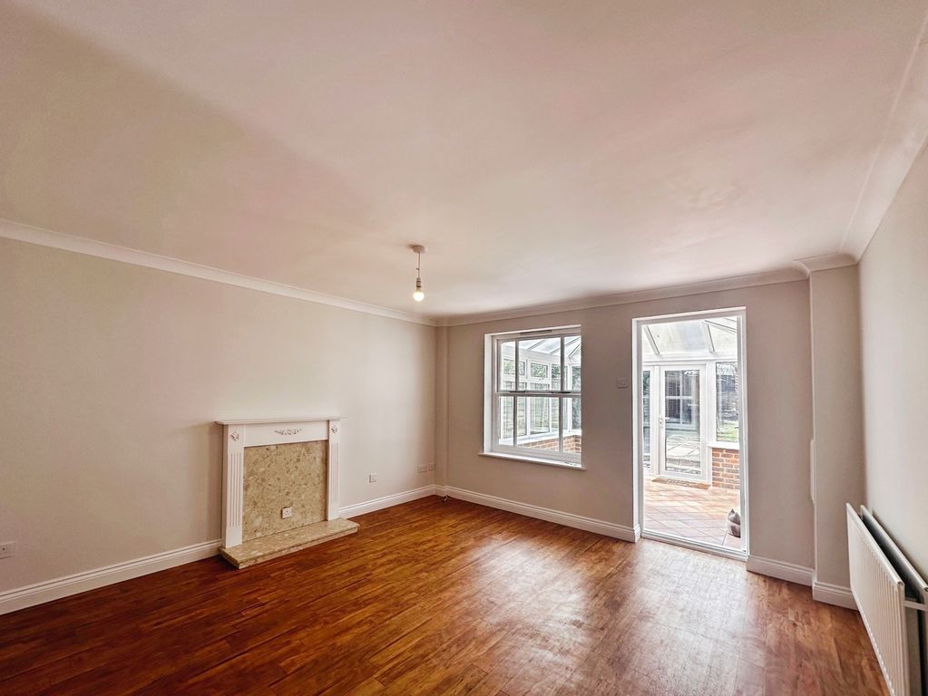 Property photo 3 of 10 Pbox-Img.Jpg