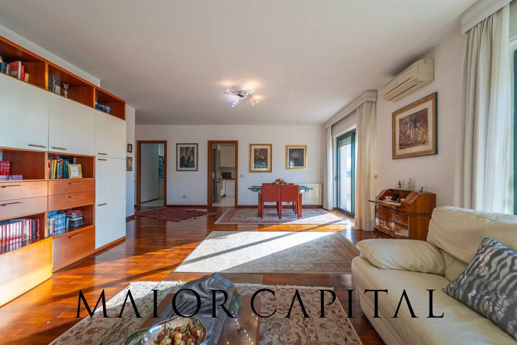 Property photo 3 of 33