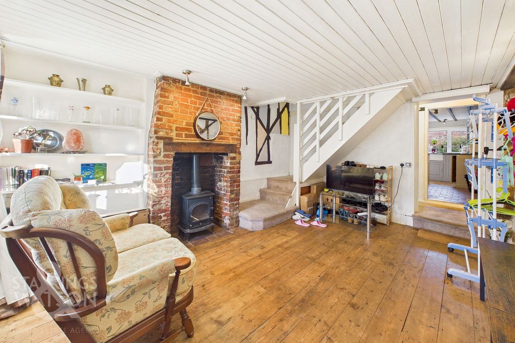 Property photo 2 of 18