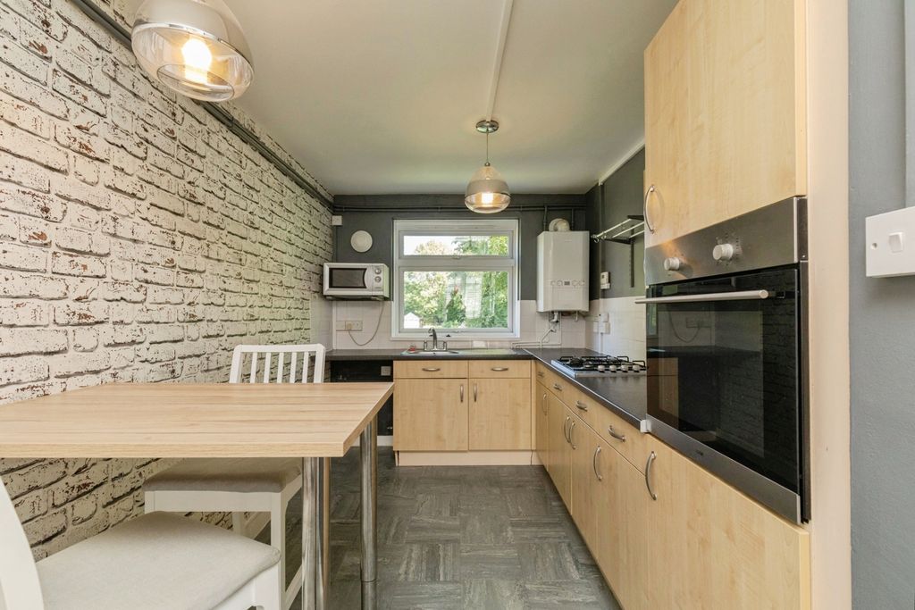 Property photo 3 of 7 Pbox-Img.Jpg