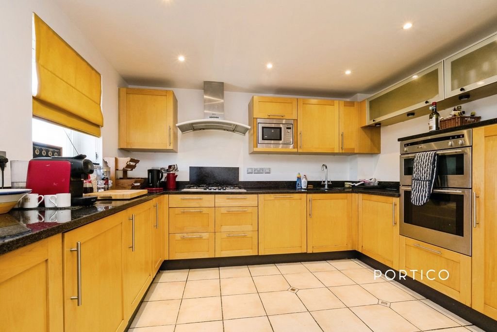 Property photo 2 of 10 Pbox-Img.Jpg