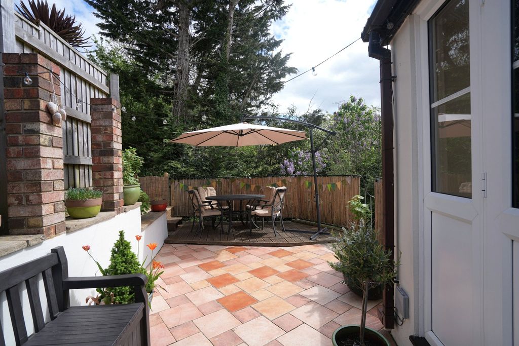 Property photo 2 of 26 Garden