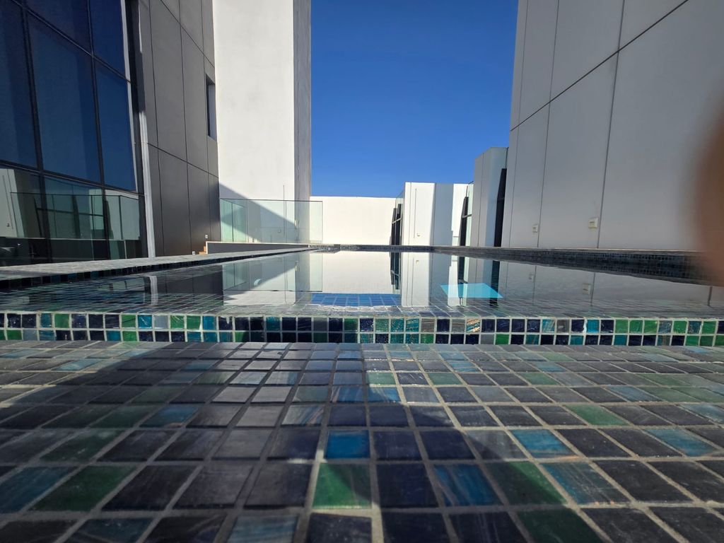 Property photo 2 of 30