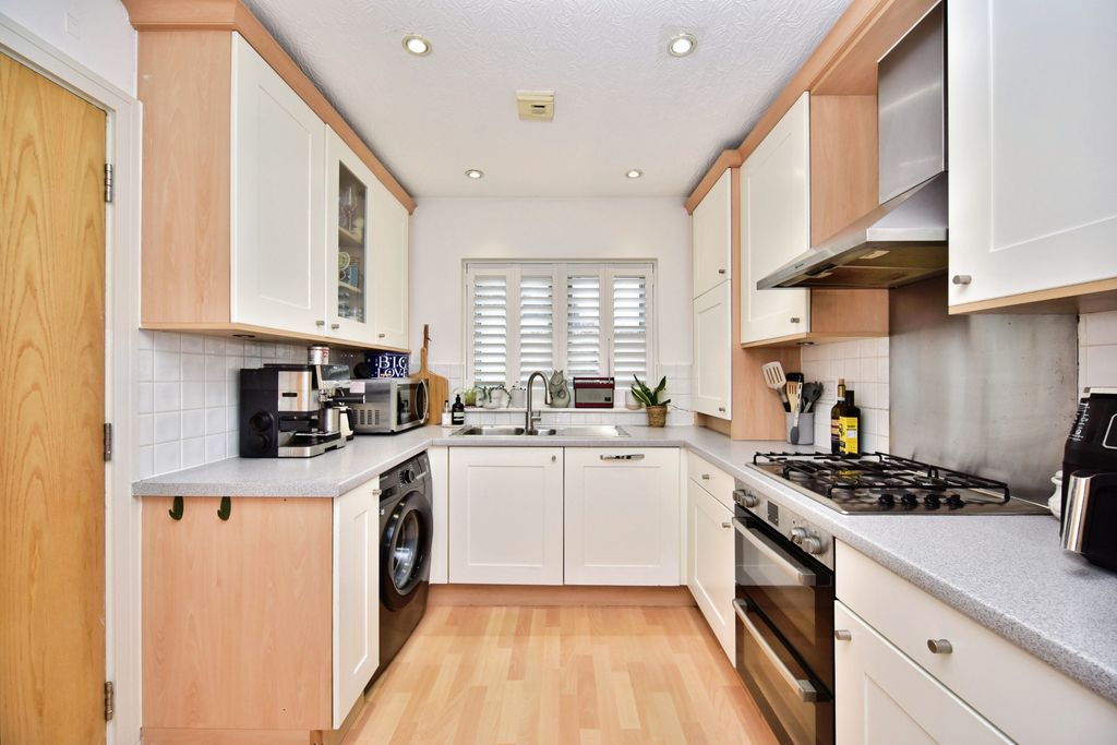 Property photo 1 of 20 Kitchen