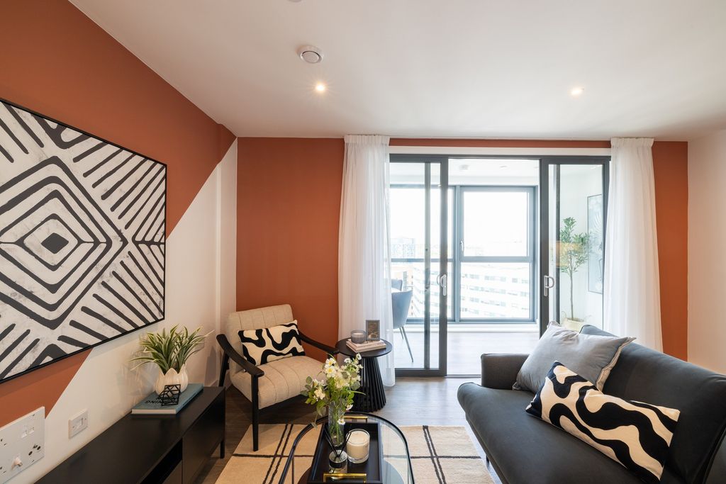 Property photo 1 of 10 Living Room