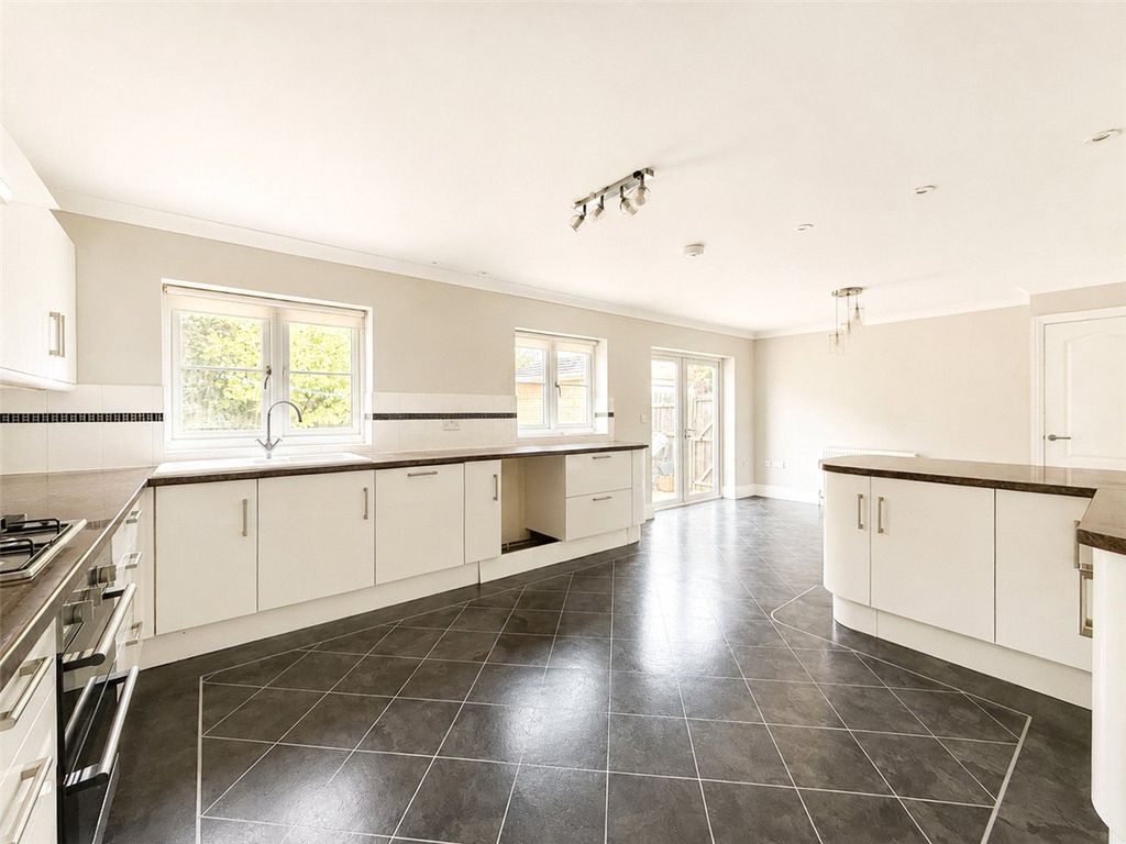 Property photo 3 of 16 Picture No. 20