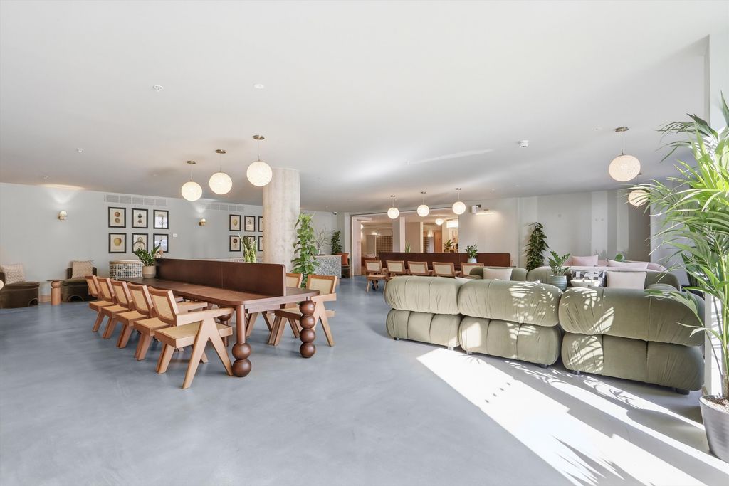 Property photo 3 of 29 Image