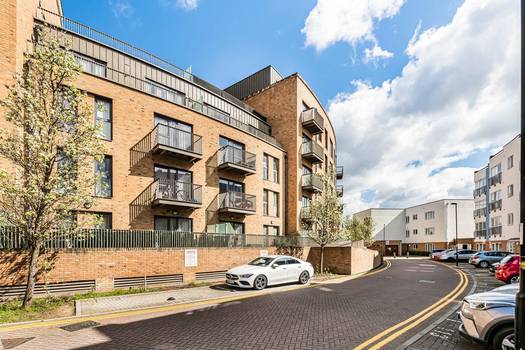 Property photo 1 of 12