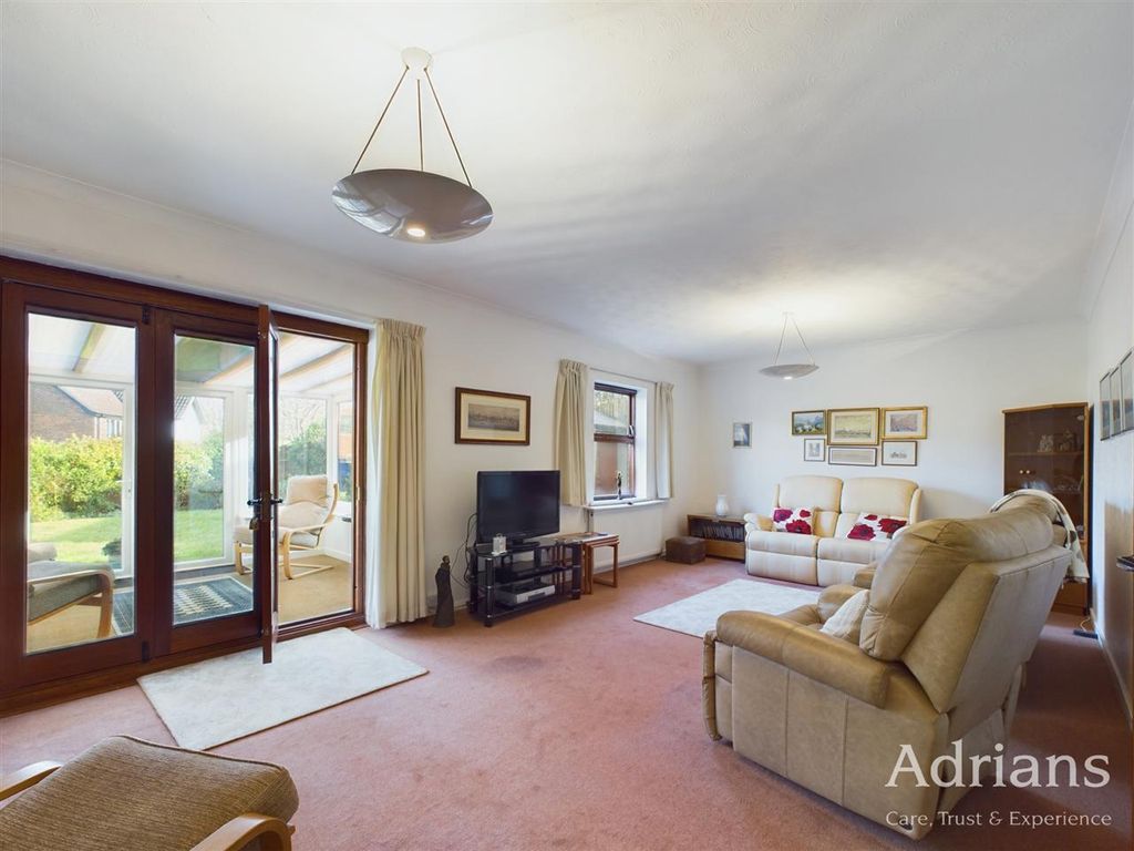 Property photo 2 of 18
