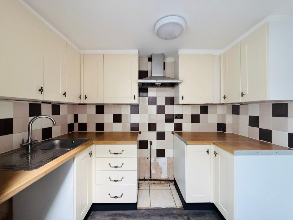 Property photo 2 of 13 4572606